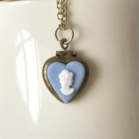 Vintage Gold Blue Cameo Heart Locket Necklace Dainty Small 18" Plated - Picture 11 of 11